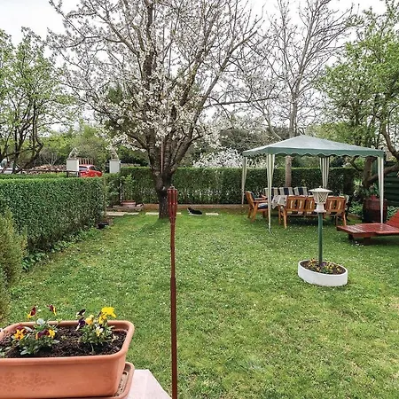 Apartment Beautiful In With Wifi Pula