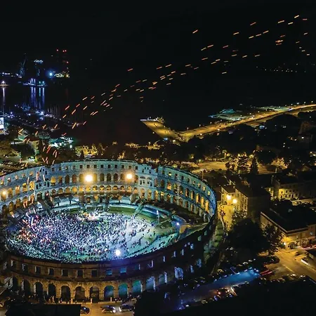 Apartment Beautiful In With Wifi Pula