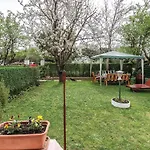 Апартаменты Beautiful In With Wifi Пула